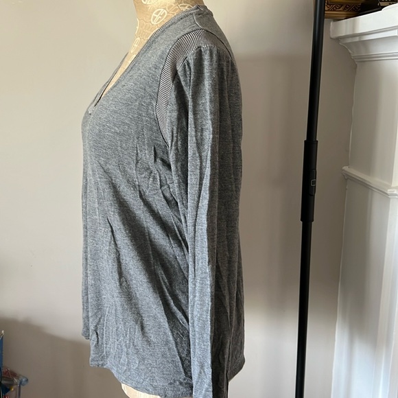 EUC Banana Republic V-Neck Pullover Sweater - Picture 3 of 8